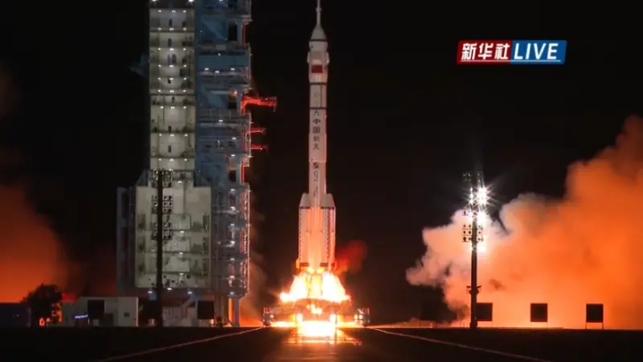 Trung Quốc phóng thành công tàu vũ trụ Thần Châu-21